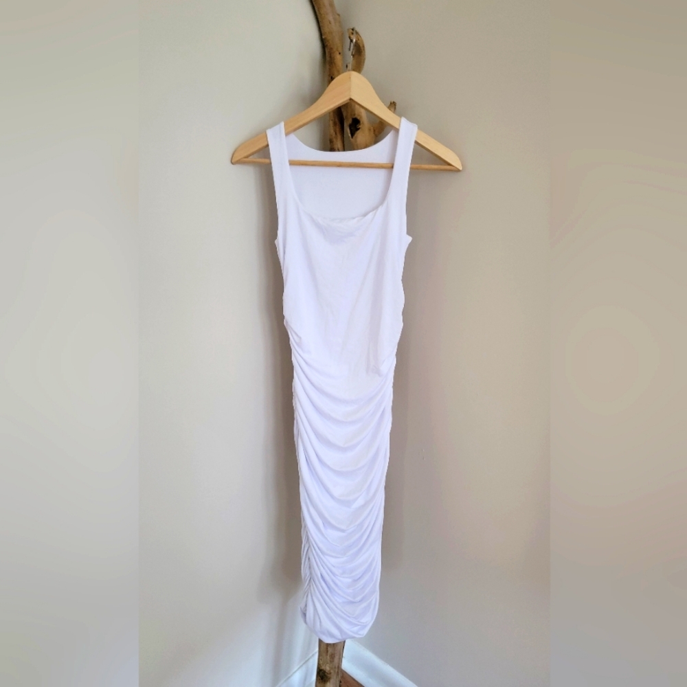 Stretchy white dress